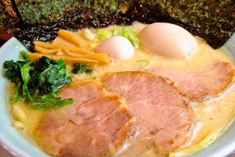 鶏白湯ラーメン